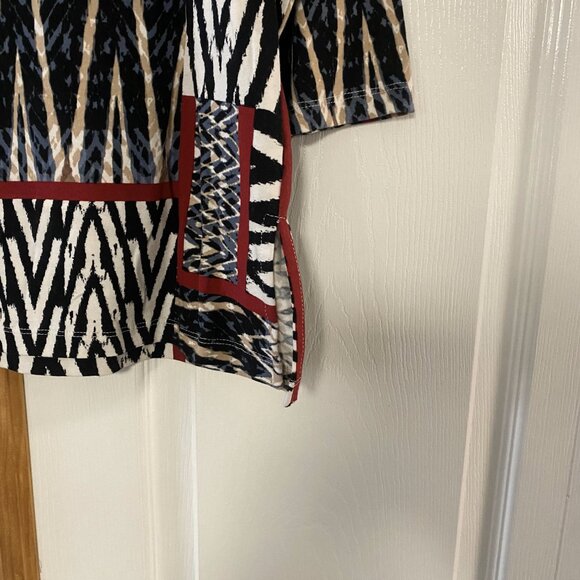 Alfred Dunner Studded Neckline Geometric Print Top - Sz Small - Picture 3 of 4